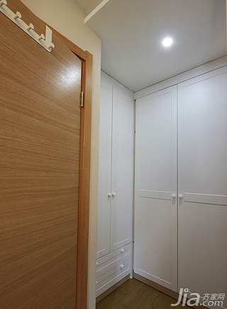 简约风格三居室120平米衣帽间设计图